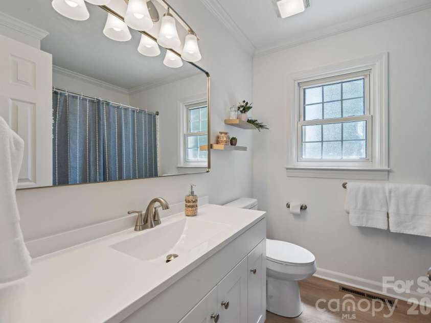 753 Carpenter Avenue, Mooresville, NC 28115.  MLS# CAR4377158, YatesRealty ID 19253. 