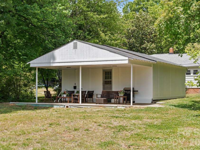 753 Carpenter Avenue, Mooresville, NC 28115.  MLS# CAR4377158, YatesRealty ID 19253. 