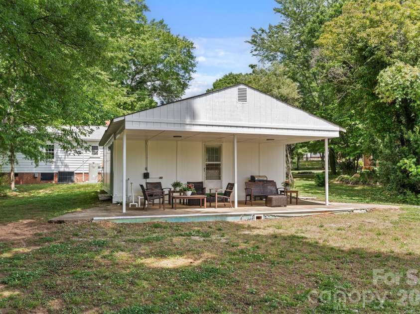 753 Carpenter Avenue, Mooresville, NC 28115.  MLS# CAR4377158, YatesRealty ID 19253. 