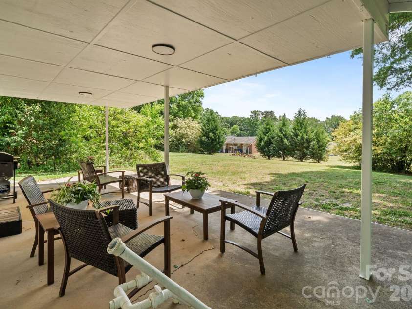 753 Carpenter Avenue, Mooresville, NC 28115.  MLS# CAR4377158, YatesRealty ID 19253. 