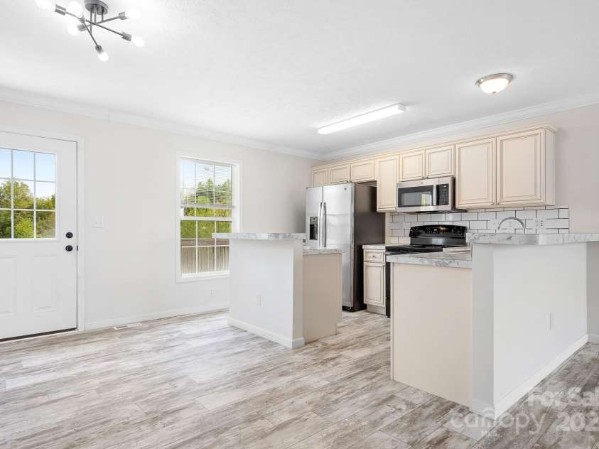 123 Pumice Drive, Statesville, NC 28625.  MLS# CAR4246160, YatesRealty ID 19254. 