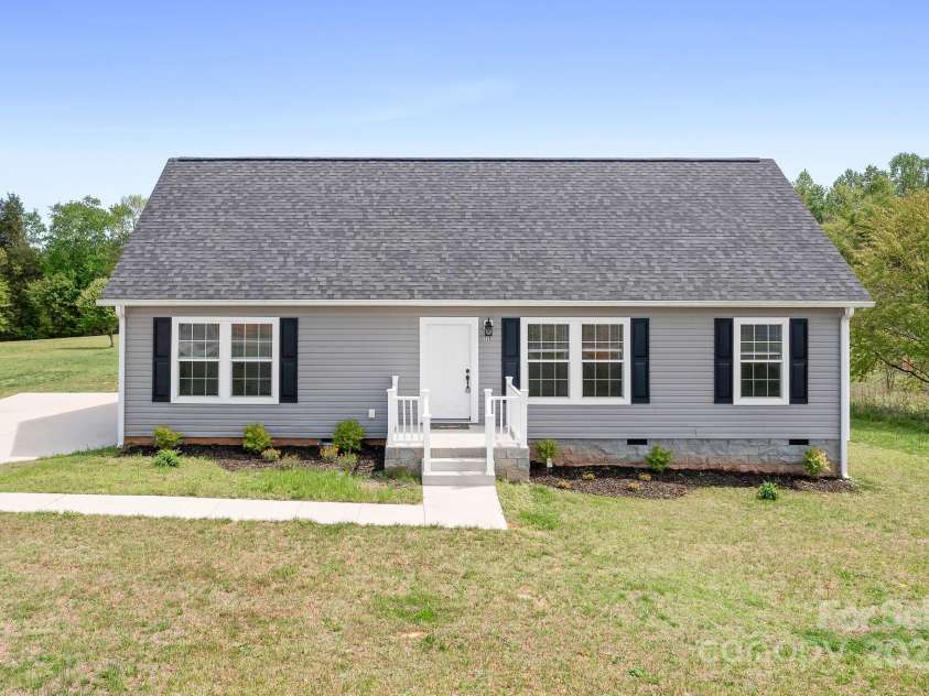 123 Pumice Drive, Statesville, NC 28625.  MLS# CAR4246160, YatesRealty ID 19254. 