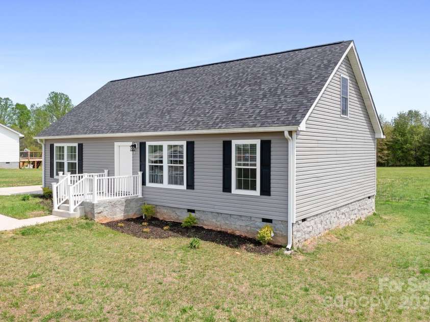 123 Pumice Drive, Statesville, NC 28625.  MLS# CAR4246160, YatesRealty ID 19254. 
