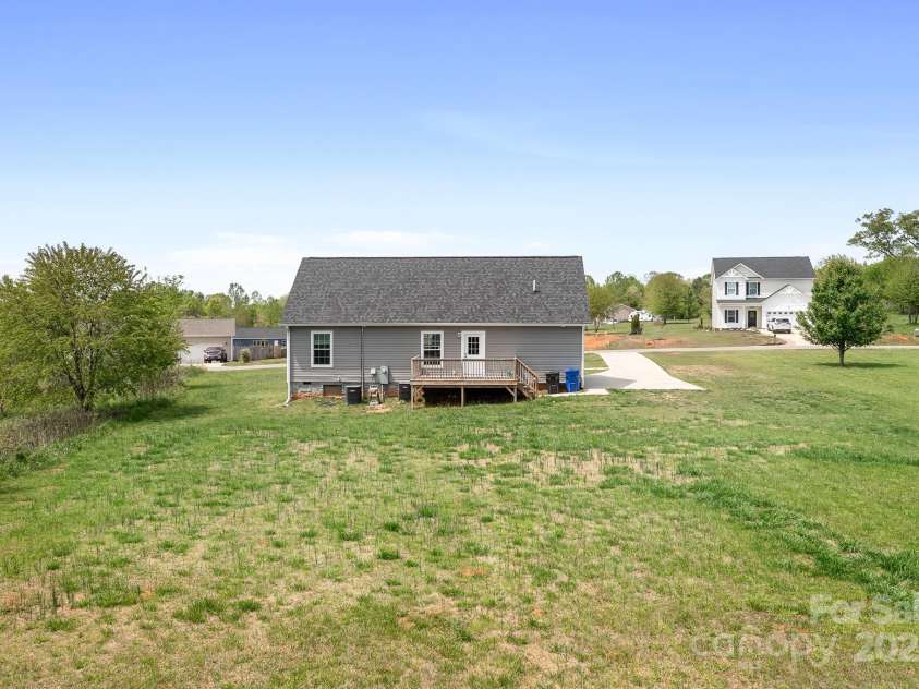 123 Pumice Drive, Statesville, NC 28625.  MLS# CAR4246160, YatesRealty ID 19254. 