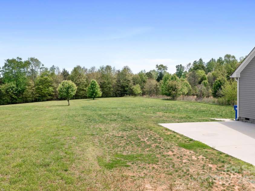 123 Pumice Drive, Statesville, NC 28625.  MLS# CAR4246160, YatesRealty ID 19254. 