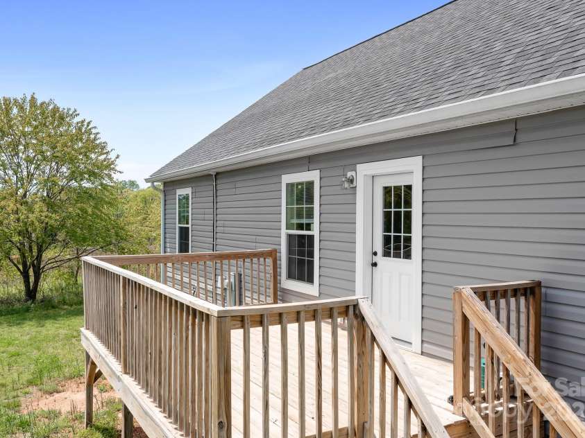 123 Pumice Drive, Statesville, NC 28625.  MLS# CAR4246160, YatesRealty ID 19254. 