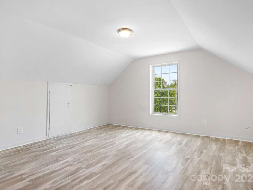 123 Pumice Drive, Statesville, NC 28625.  MLS# CAR4246160, YatesRealty ID 19254. Finished bonus room upstairs has many flex space possibilities!