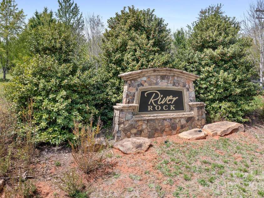 123 Pumice Drive, Statesville, NC 28625.  MLS# CAR4246160, YatesRealty ID 19254. Gated neighborhood conveniently located to I40