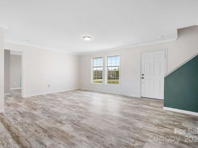 123 Pumice Drive, Statesville, NC 28625.  MLS# CAR4246160, YatesRealty ID 19254. Great Room