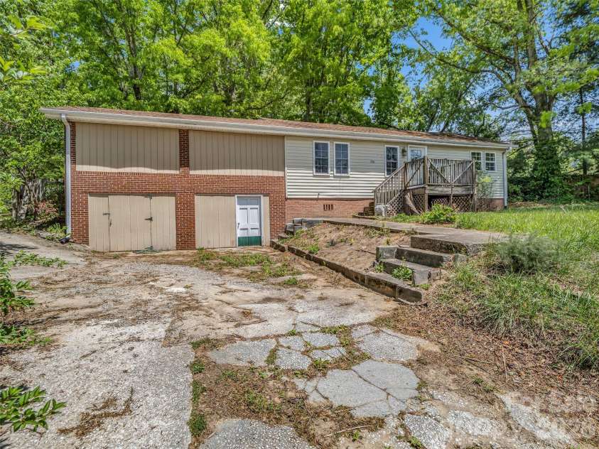 1916 Old Spartanburg Road, Hendersonville, NC 28792.  MLS# CAR4378885, YatesRealty ID 19254. 