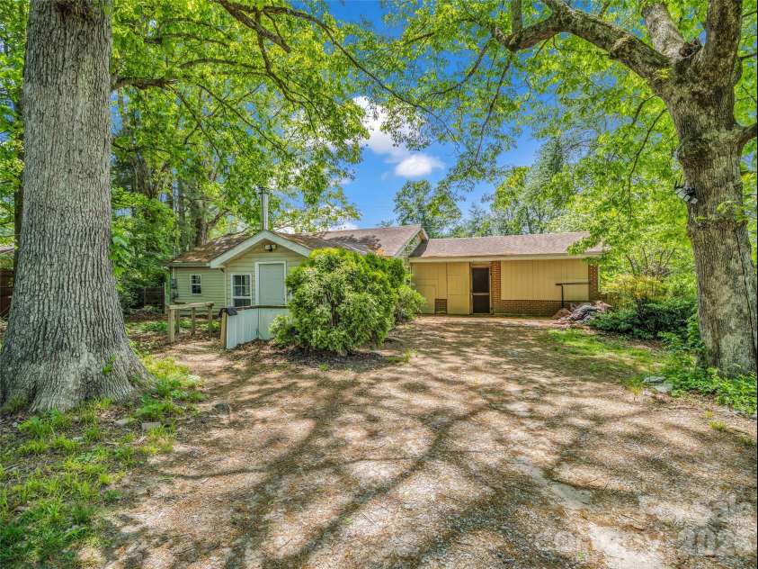 1916 Old Spartanburg Road, Hendersonville, NC 28792.  MLS# CAR4378885, YatesRealty ID 19254. Back Entrance