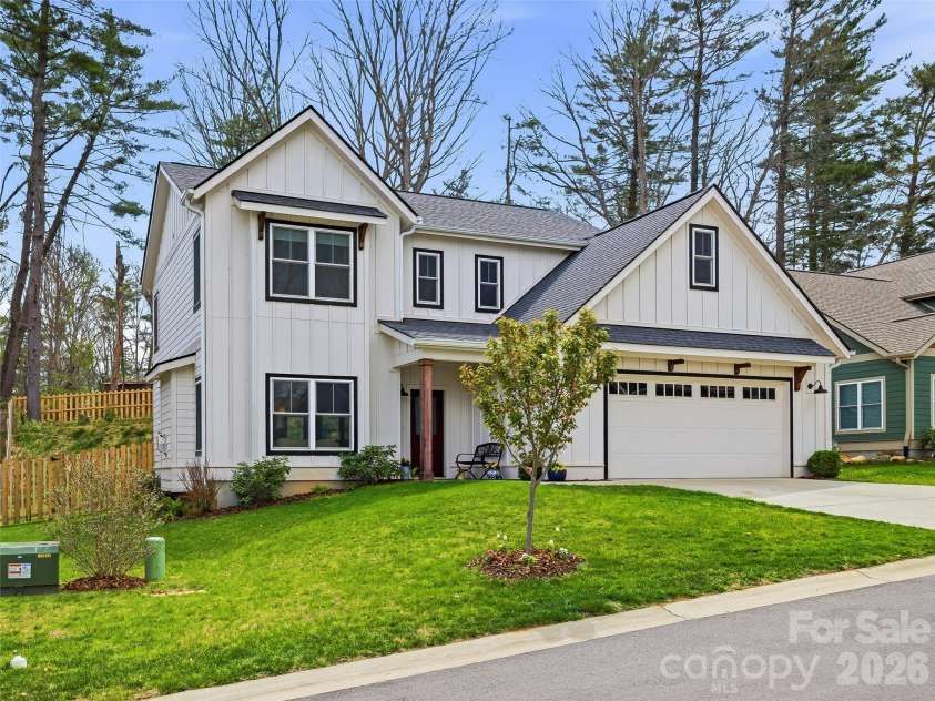 205 Weybridge Drive, Arden, NC 28704.  MLS# CAR4366273, YatesRealty ID 19255. 