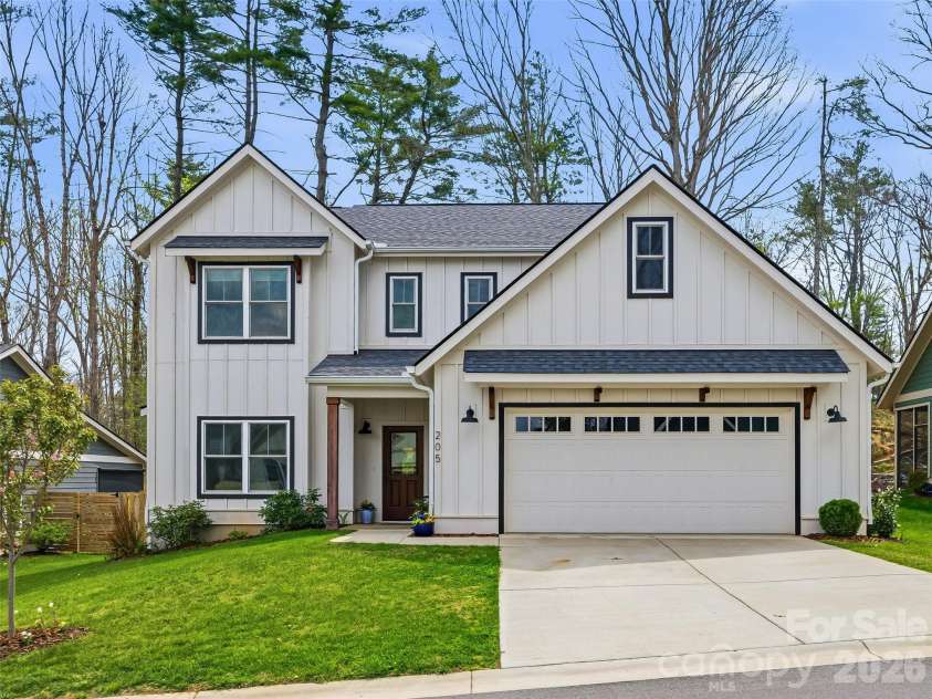 205 Weybridge Drive, Arden, NC 28704.  MLS# CAR4366273, YatesRealty ID 19255. Front of House