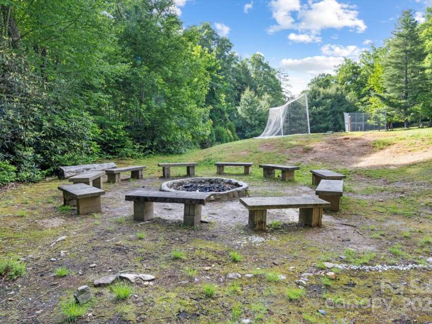 45 Mountain View Road, Black Mountain, NC 28711.  MLS# CAR4240438, YatesRealty ID 19255. 