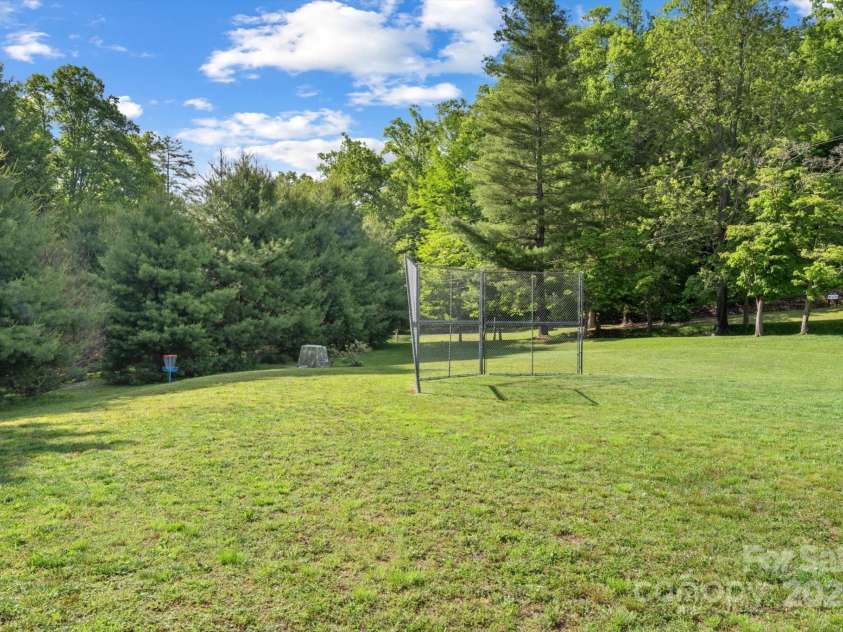 45 Mountain View Road, Black Mountain, NC 28711.  MLS# CAR4240438, YatesRealty ID 19255. 