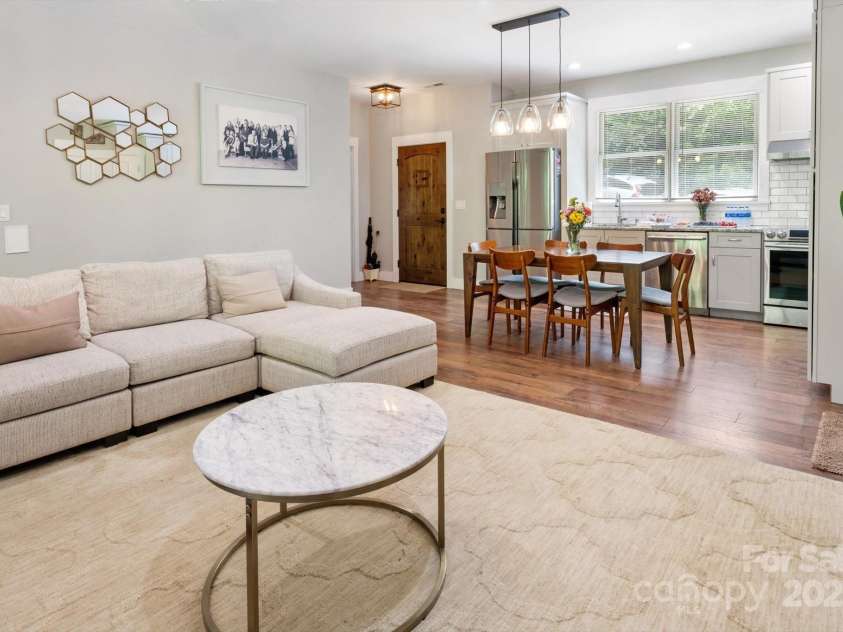 45 Mountain View Road, Black Mountain, NC 28711.  MLS# CAR4240438, YatesRealty ID 19255. 