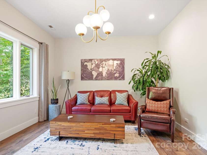 45 Mountain View Road, Black Mountain, NC 28711.  MLS# CAR4240438, YatesRealty ID 19255. 