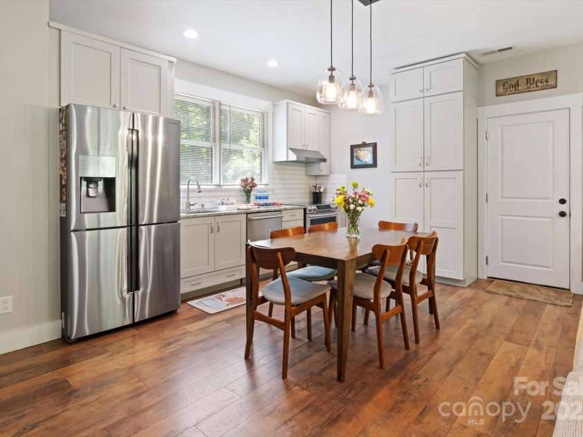 45 Mountain View Road, Black Mountain, NC 28711.  MLS# CAR4240438, YatesRealty ID 19255. 