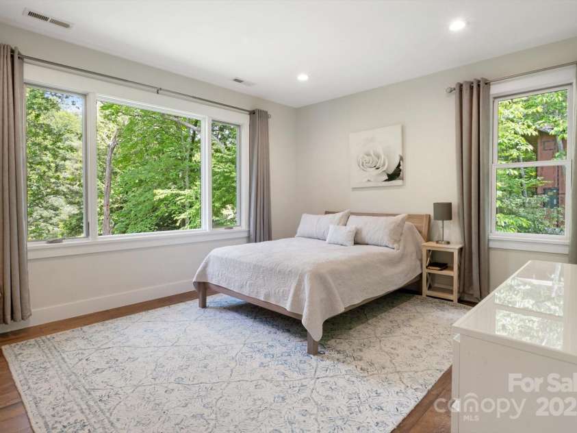 45 Mountain View Road, Black Mountain, NC 28711.  MLS# CAR4240438, YatesRealty ID 19255. 