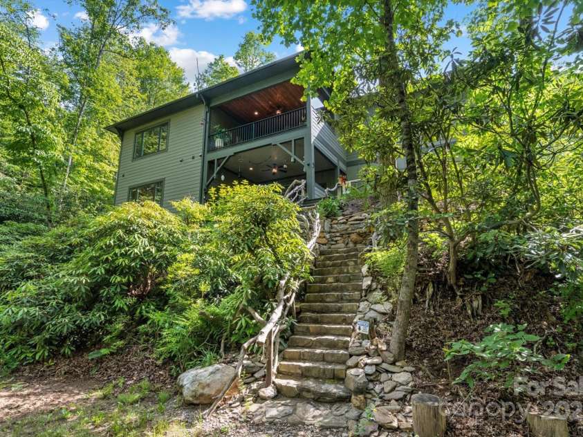 45 Mountain View Road, Black Mountain, NC 28711.  MLS# CAR4240438, YatesRealty ID 19255. 