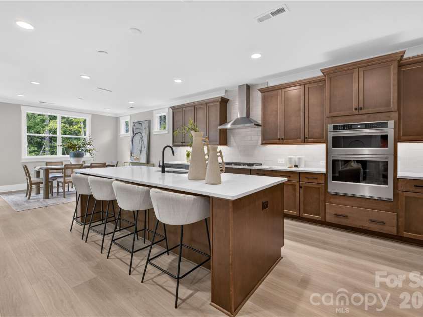 10934 Old Ravine Trail, Huntersville, NC 28078.  MLS# CAR4334775, YatesRealty ID 19256. Kitchen