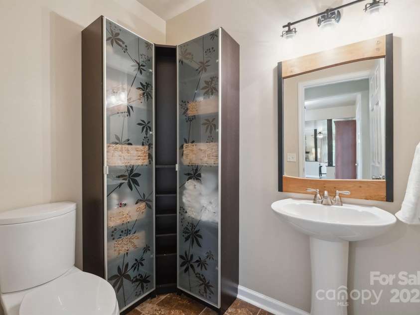 840 Lenoir Road, Morganton, NC 28655.  MLS# CAR4249671, YatesRealty ID 19257. Half Bath