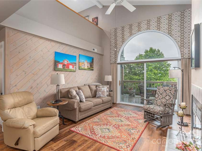 282 Skylark Lane, Waynesville, NC 28786.  MLS# CAR4256417, YatesRealty ID 19258. 
