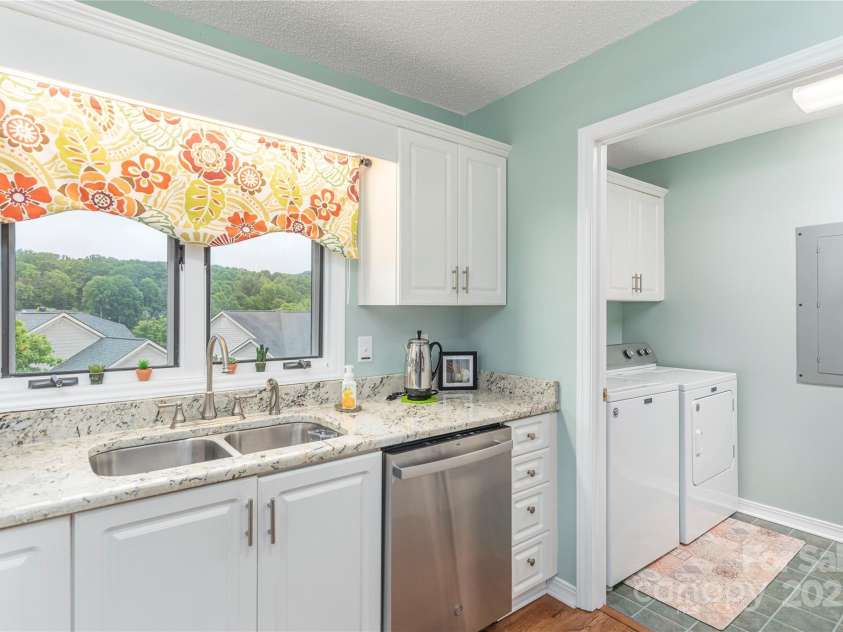 282 Skylark Lane, Waynesville, NC 28786.  MLS# CAR4256417, YatesRealty ID 19258. 
