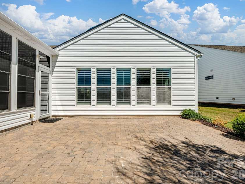 3096 Ambleside Drive, Fort Mill, SC 29707.  MLS# CAR4371980, YatesRealty ID 19258. 