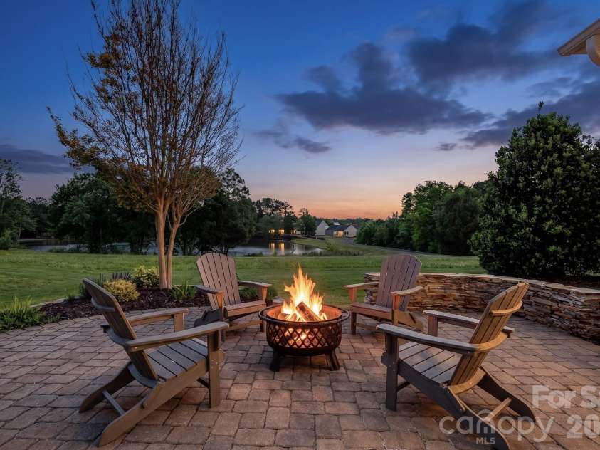 3096 Ambleside Drive, Fort Mill, SC 29707.  MLS# CAR4371980, YatesRealty ID 19258. Virtually staged.