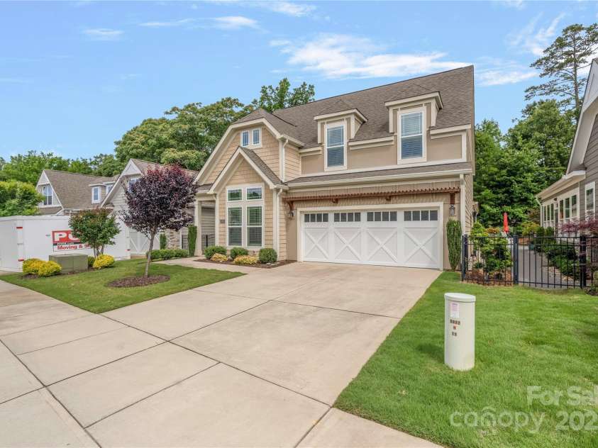 3008 Laney Pond Road, Matthews, NC 28104.  MLS# CAR4266715, YatesRealty ID 19259. 