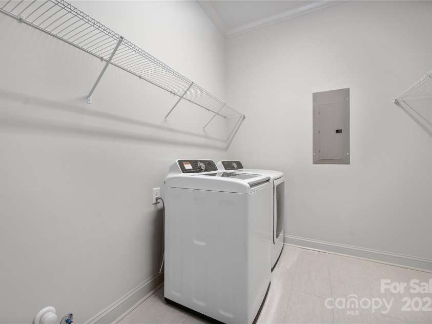 3008 Laney Pond Road, Matthews, NC 28104.  MLS# CAR4266715, YatesRealty ID 19259. 