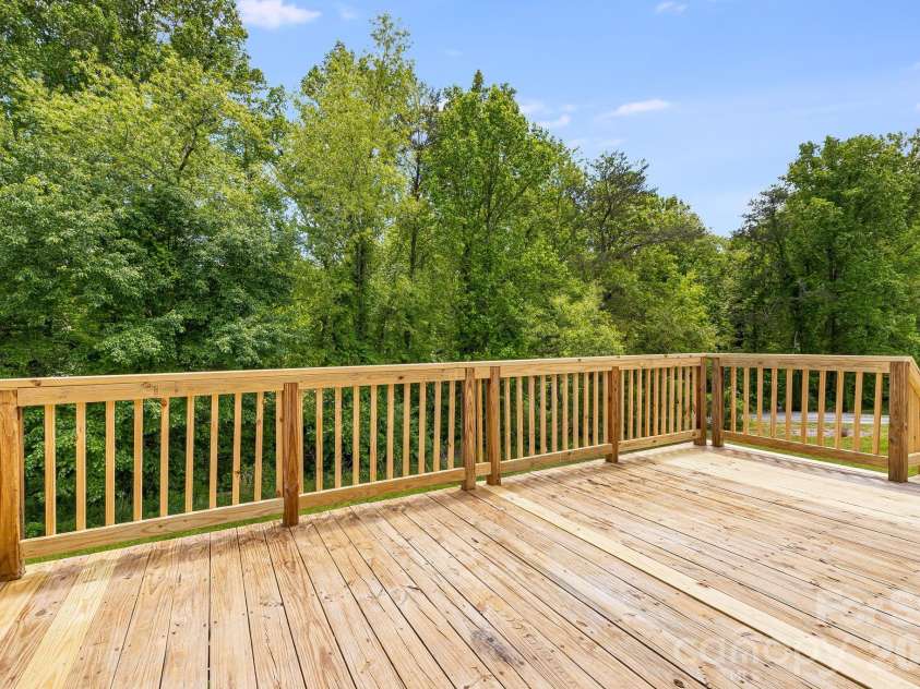 44 morning Lane, Hendersonville, NC 28792.  MLS# CAR4377475, YatesRealty ID 19259. 