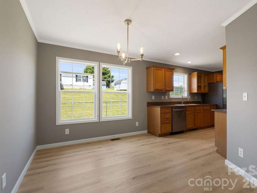 44 morning Lane, Hendersonville, NC 28792.  MLS# CAR4377475, YatesRealty ID 19259. 