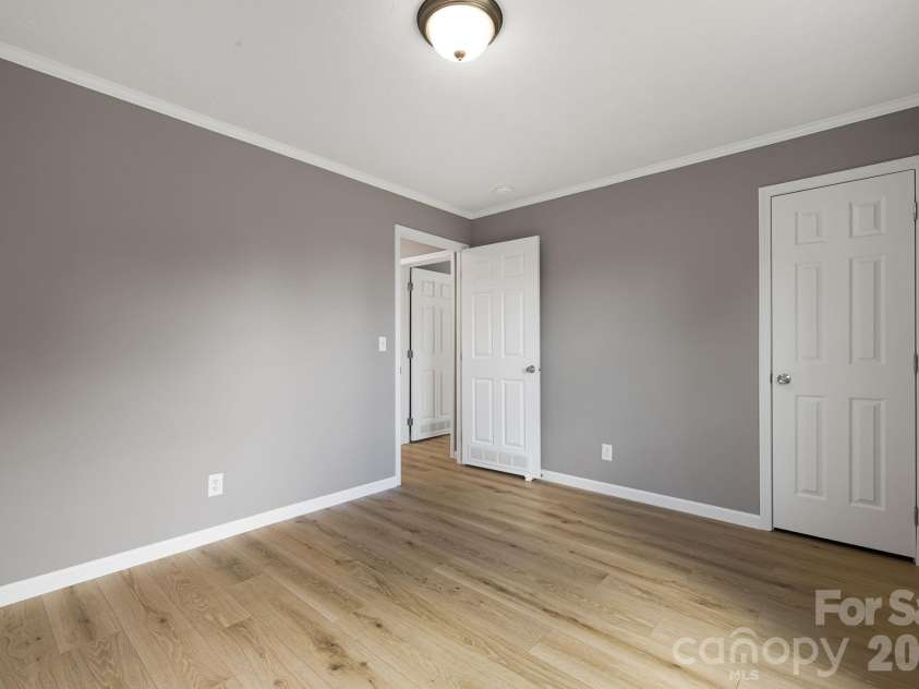 44 morning Lane, Hendersonville, NC 28792.  MLS# CAR4377475, YatesRealty ID 19259. 