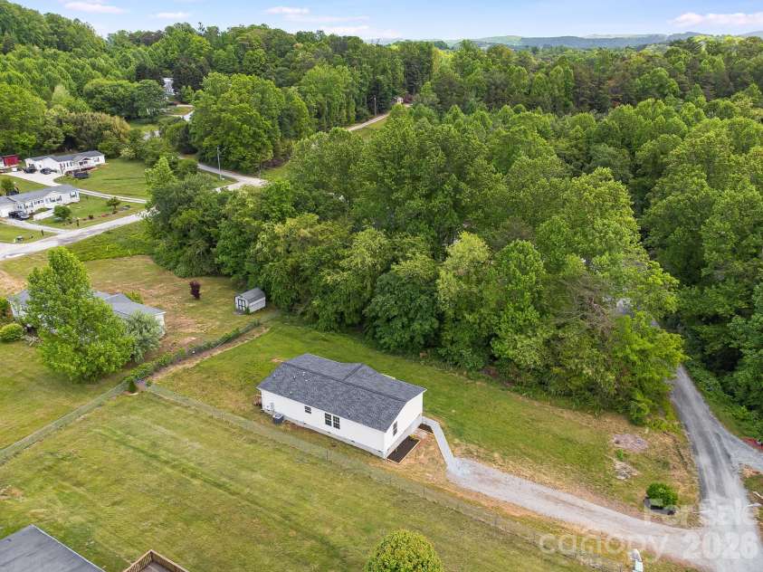 44 morning Lane, Hendersonville, NC 28792.  MLS# CAR4377475, YatesRealty ID 19259. 