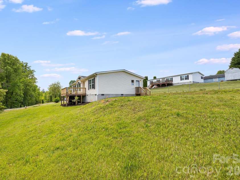 44 morning Lane, Hendersonville, NC 28792.  MLS# CAR4377475, YatesRealty ID 19259. 
