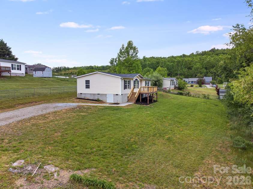 44 morning Lane, Hendersonville, NC 28792.  MLS# CAR4377475, YatesRealty ID 19259. 