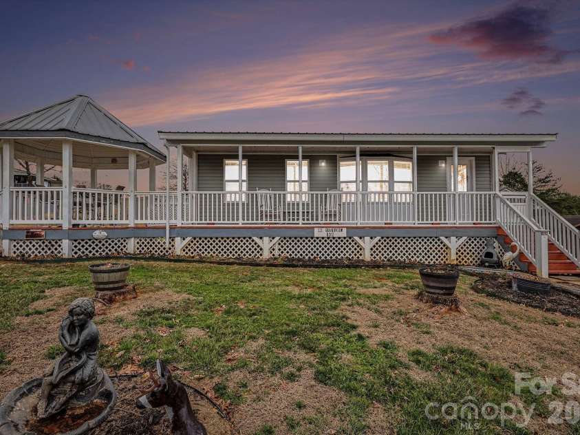 121 Grand View Drive, New London, NC 28127.  MLS# CAR4346816, YatesRealty ID 1926. 