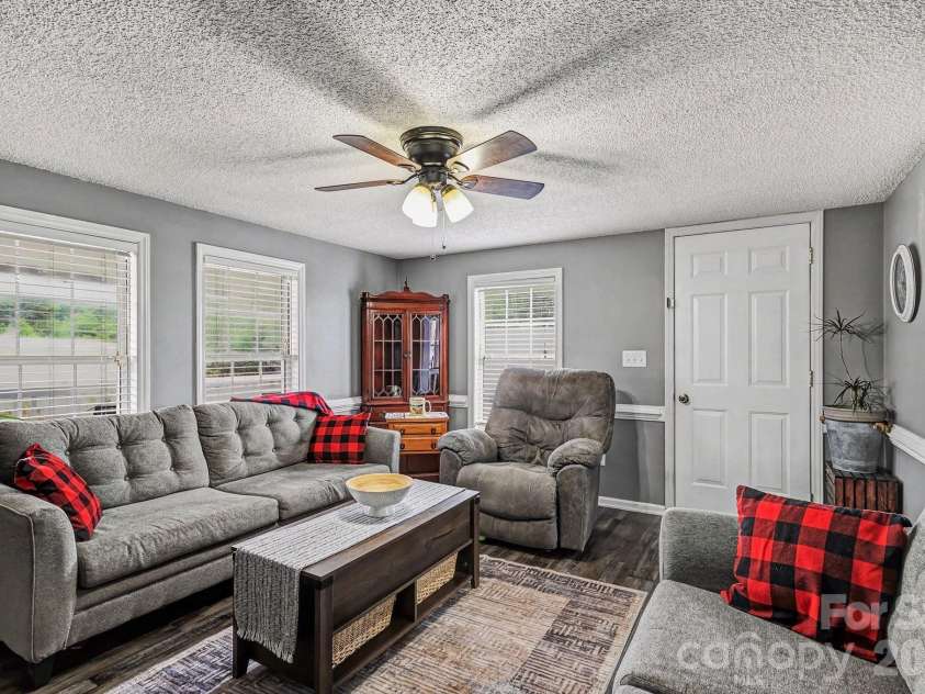 121 Grand View Drive, New London, NC 28127.  MLS# CAR4346816, YatesRealty ID 1926. 