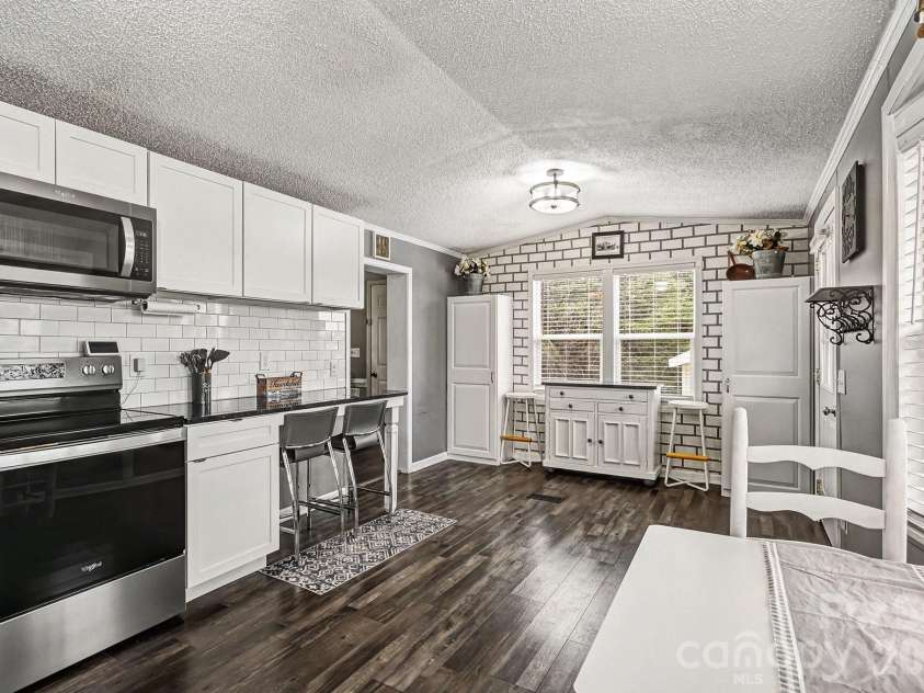 121 Grand View Drive, New London, NC 28127.  MLS# CAR4346816, YatesRealty ID 1926. 