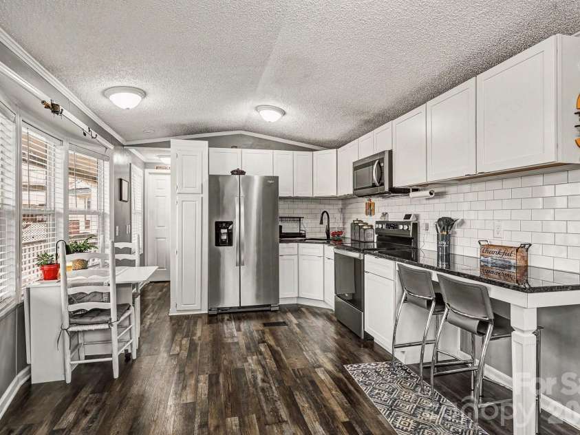 121 Grand View Drive, New London, NC 28127.  MLS# CAR4346816, YatesRealty ID 1926. 