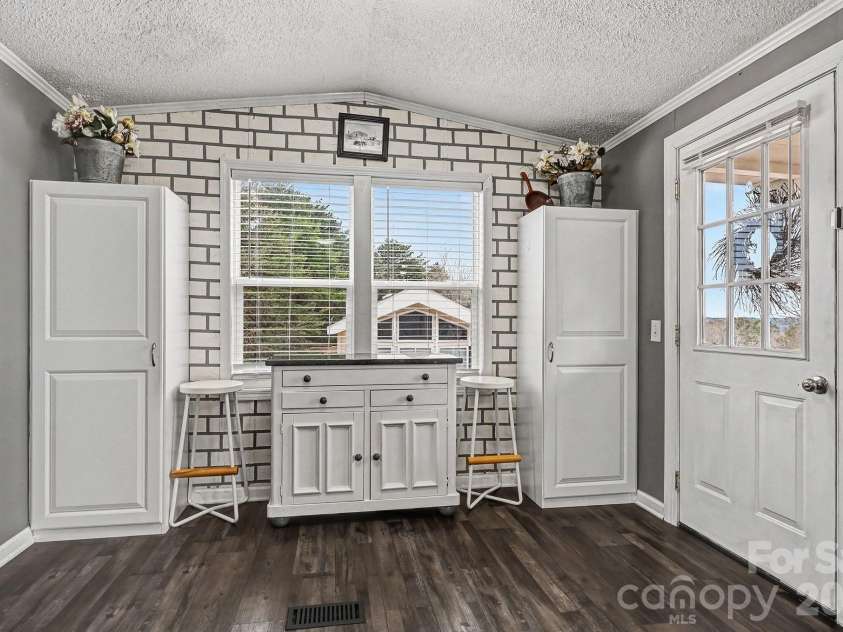 121 Grand View Drive, New London, NC 28127.  MLS# CAR4346816, YatesRealty ID 1926. 