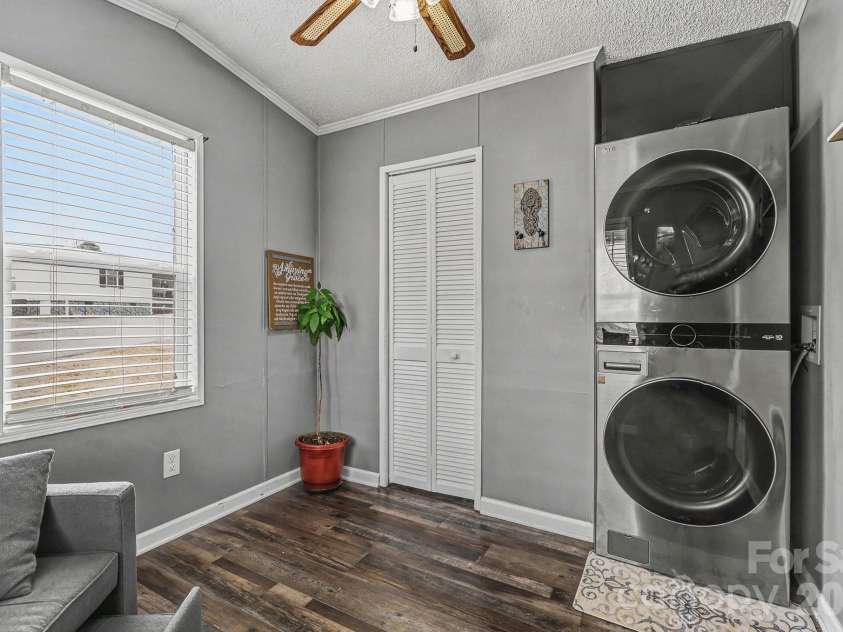 121 Grand View Drive, New London, NC 28127.  MLS# CAR4346816, YatesRealty ID 1926. 