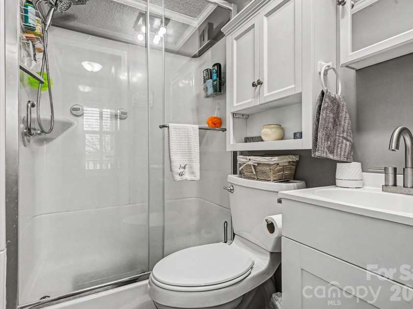 121 Grand View Drive, New London, NC 28127.  MLS# CAR4346816, YatesRealty ID 1926. 