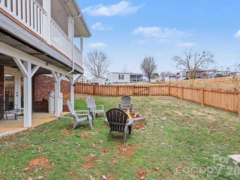 121 Grand View Drive, New London, NC 28127.  MLS# CAR4346816, YatesRealty ID 1926. 
