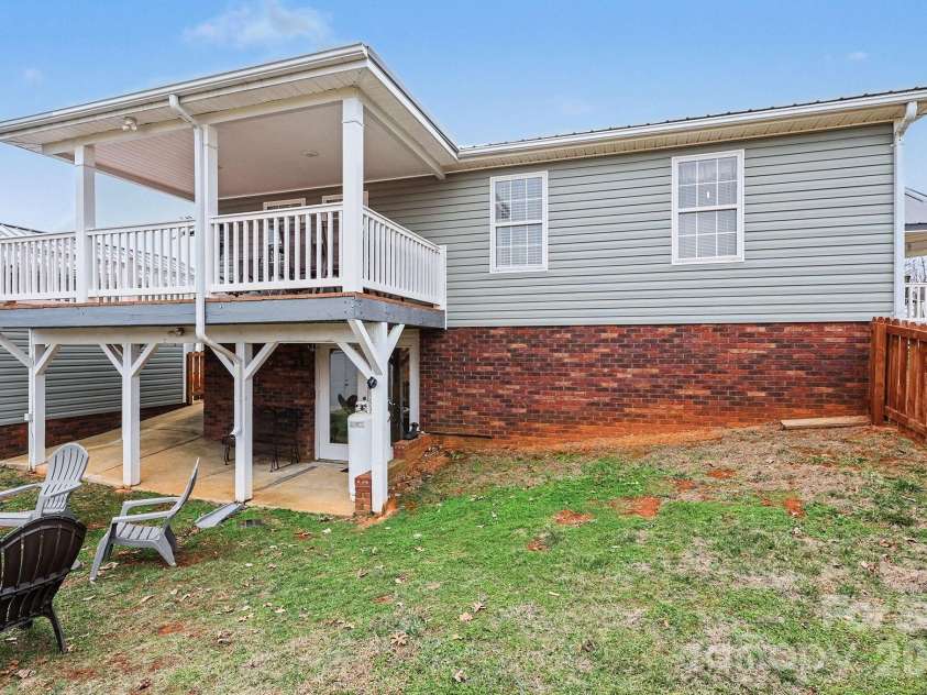121 Grand View Drive, New London, NC 28127.  MLS# CAR4346816, YatesRealty ID 1926. 