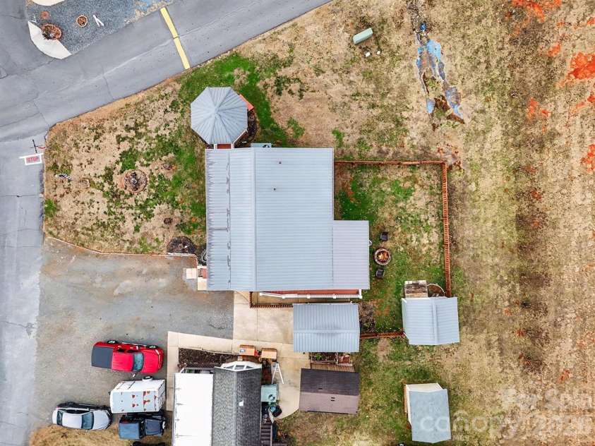 121 Grand View Drive, New London, NC 28127.  MLS# CAR4346816, YatesRealty ID 1926. 
