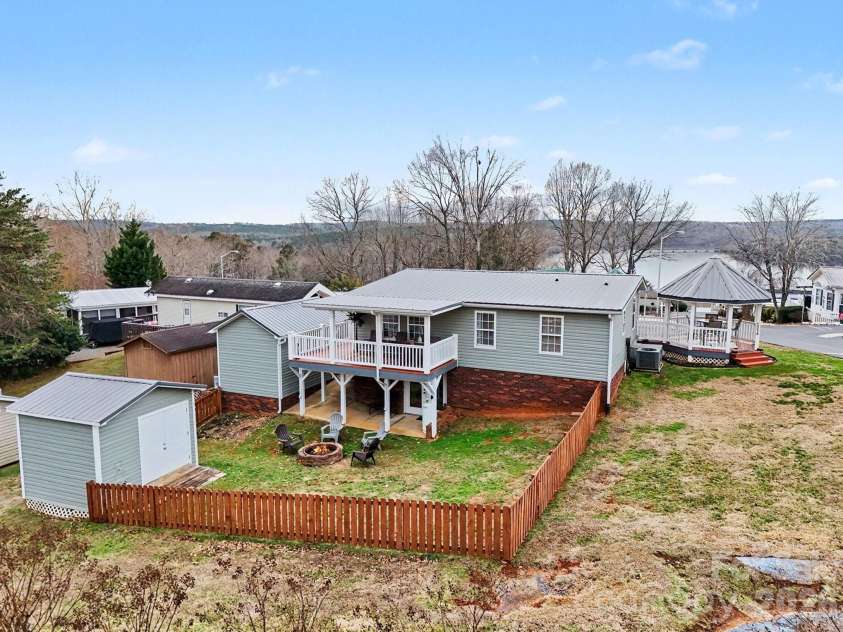 121 Grand View Drive, New London, NC 28127.  MLS# CAR4346816, YatesRealty ID 1926. 