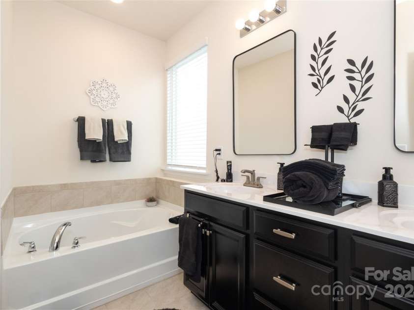 14217 Ridgewater Way, Charlotte, NC 28278.  MLS# CAR4186123, YatesRealty ID 1926. 